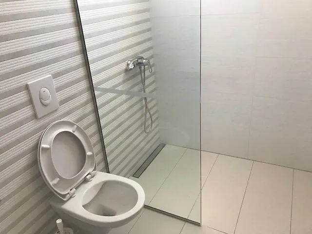 Daire Floral Studios